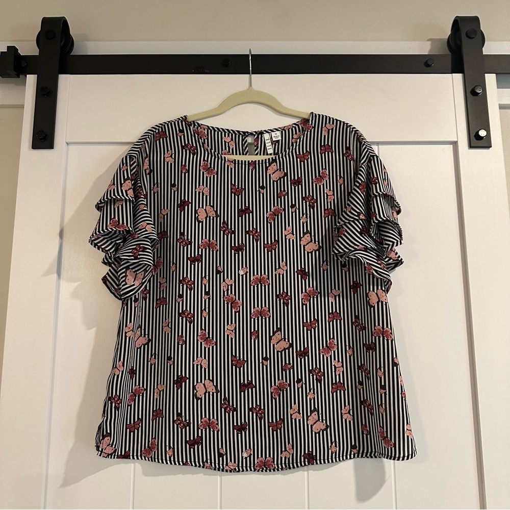 ELLE Top‎ Size Medium